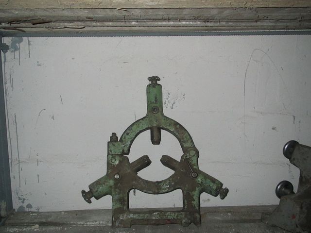 люнет неподвижный высота 240 отверствие 185